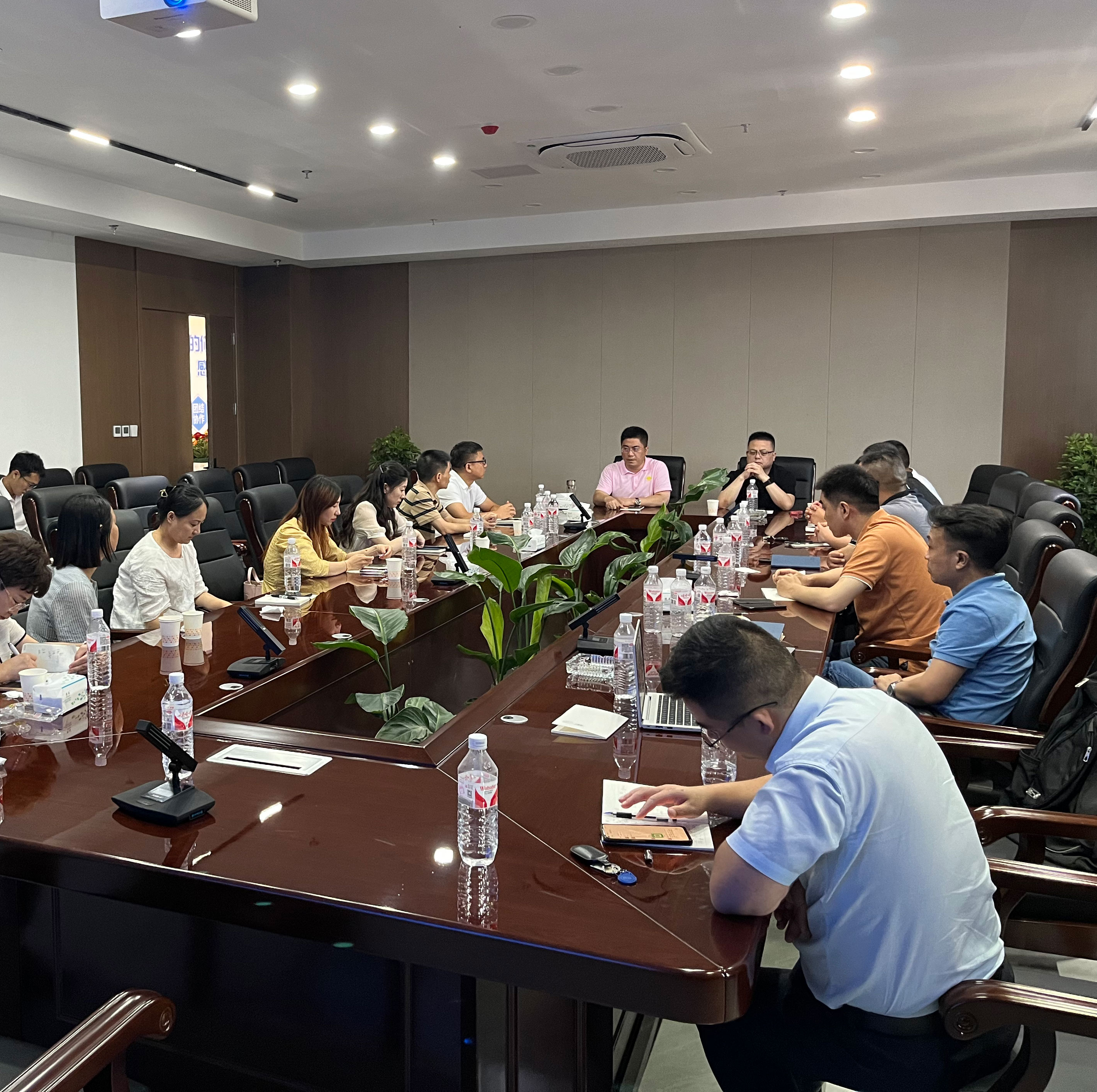 江蘇龘龍醫藥科技有限公司召開(kāi)2024年半年度工作會(huì )議